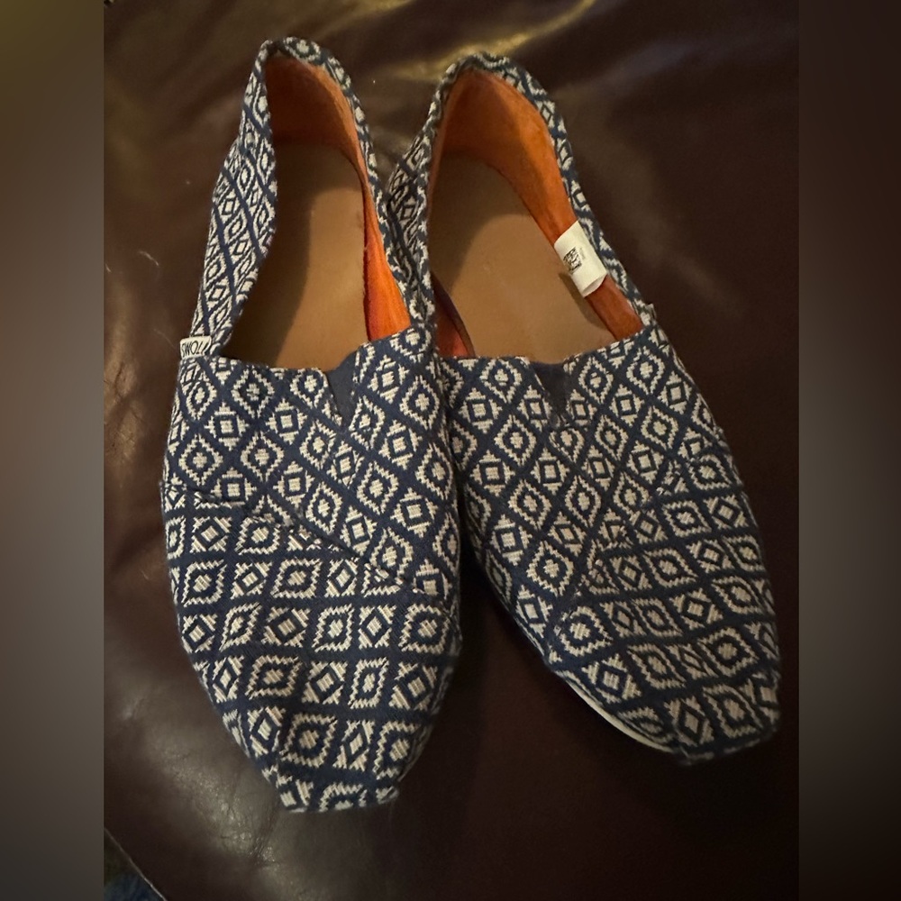 Toms Size 9